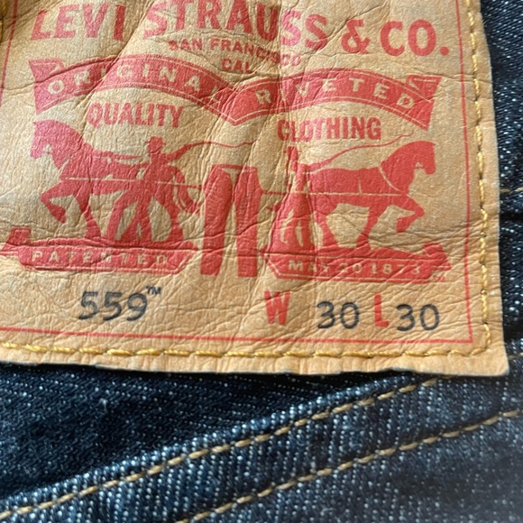Band New Levi’s Jeans - Picture 1 of 6